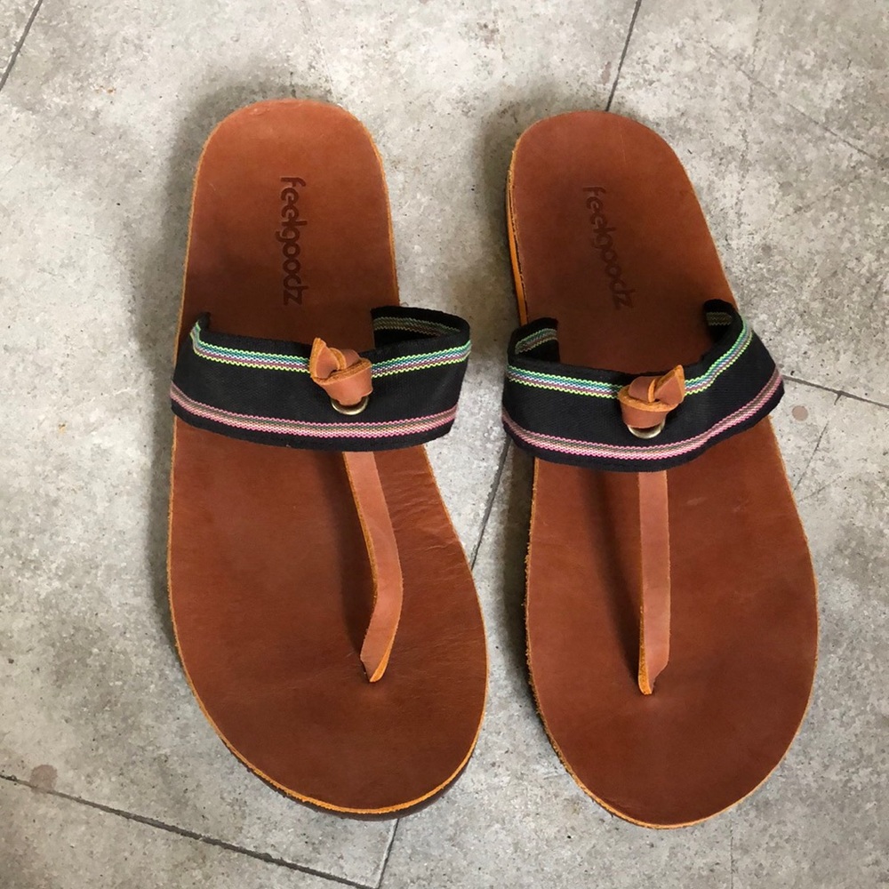 Feelgoodz flip flops, size 10